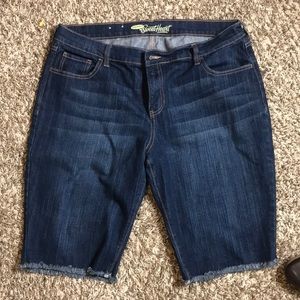 Old navy Bermuda’s